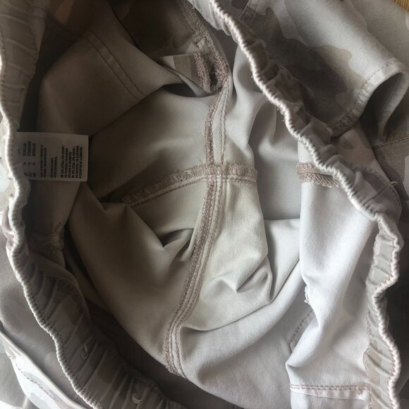 American Eagle Camo Jegging Joggers Size 14 Regular - Picture 11 of 14